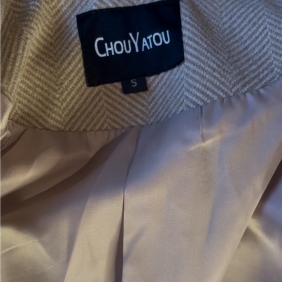 Elegant Cream Women's Jacket - Picture 3 of 4